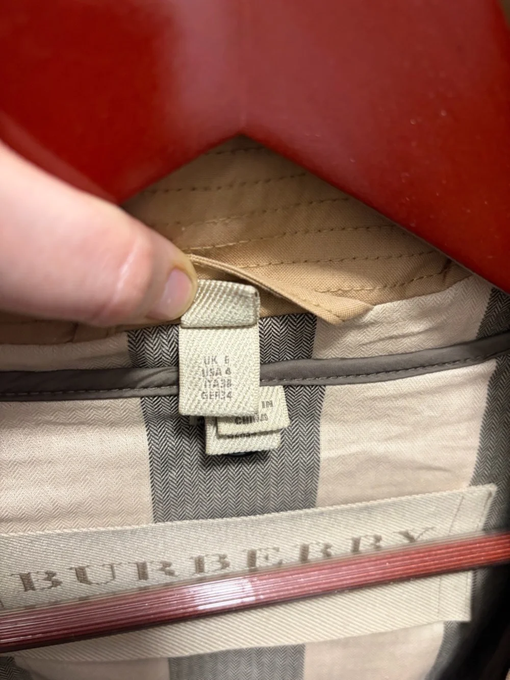Burberry Tan/Camel Double-Breasted Trench Coat with Detachable Hood and Lining - Picture 6 of 12